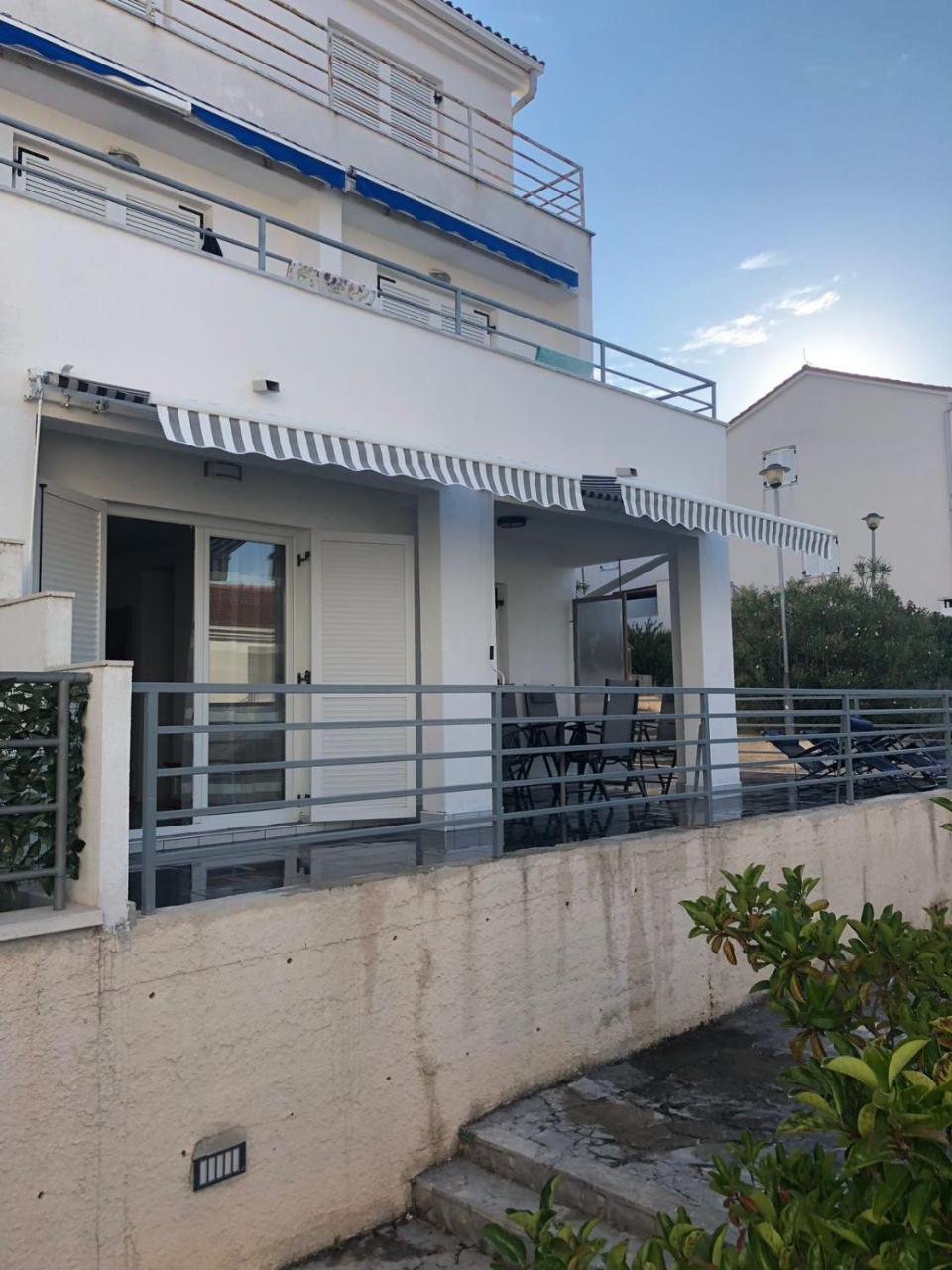 Apartman Ylli Нечуям Экстерьер фото