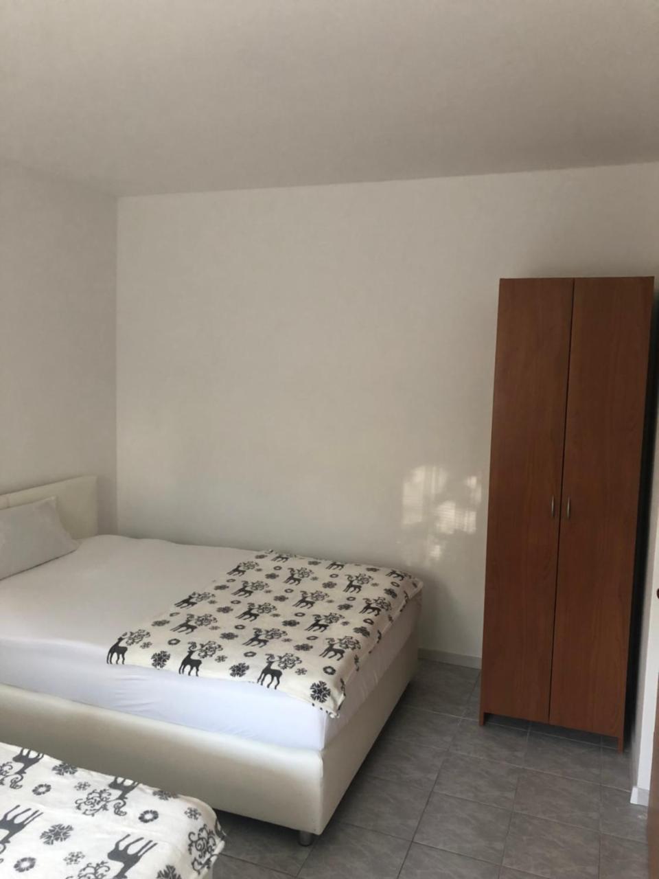 Apartman Ylli Нечуям Экстерьер фото